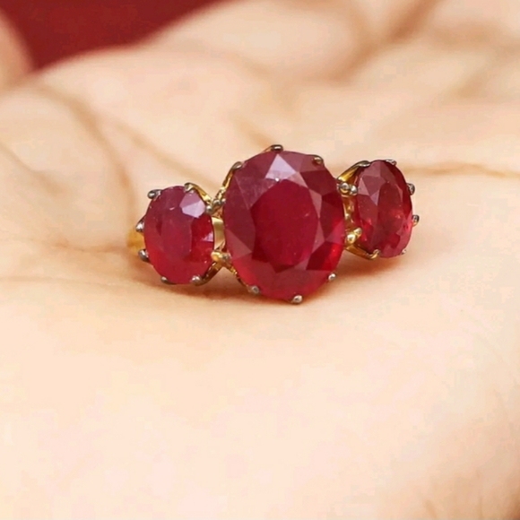 Carol Brodie Jewelry - Carol Brodie Rarities 3 stone Ruby Ring Vintage and rare!